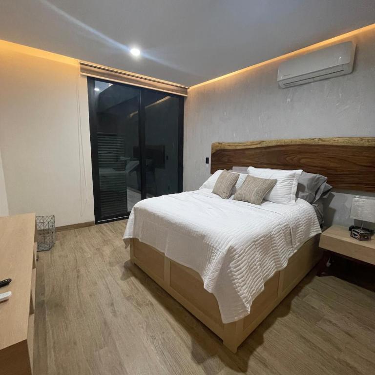 Luxury Condo with Private Dipping Pool and Rooftop Pool - Two-Bedroom Apartment - 21