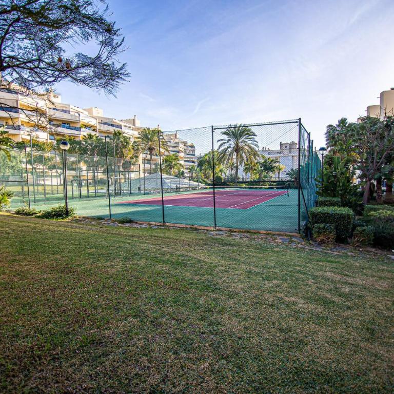 Ático en Bajondillo - Terraza, Piscina y Parking - Three-Bedroom Apartment - 17