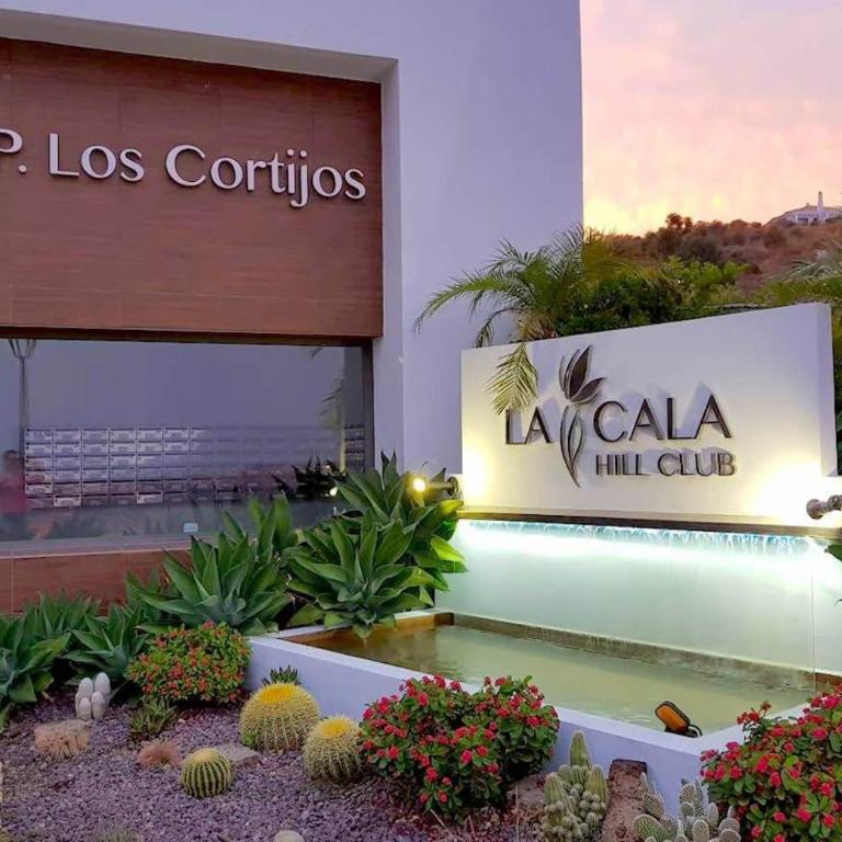 Chill in the Outdoor Lounge Bohemian-Chic Hideaway - Apartamento de 2 dormitorios con terraza y vistas al mar - 40