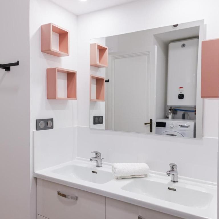 Elegant 2-bedroom apartment Carré d'Or Bordeaux 2 Bedrooms - Appartement 2 Chambres - 4