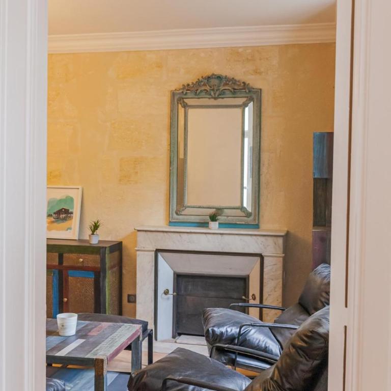Elegant 2-bedroom apartment Carré d'Or Bordeaux 2 Bedrooms - Appartement 2 Chambres - 16