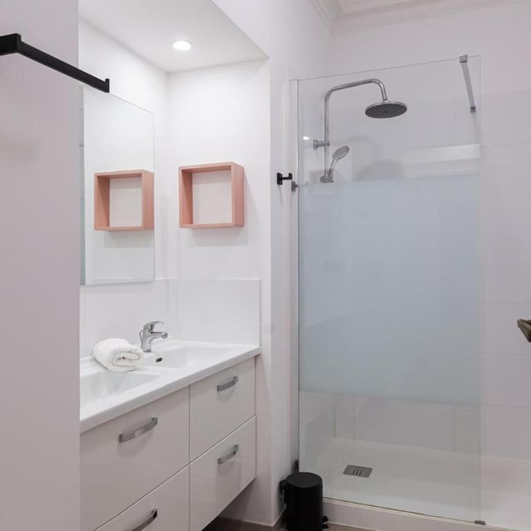 Elegant 2-bedroom apartment Carré d'Or Bordeaux 2 Bedrooms - Appartement 2 Chambres - 36