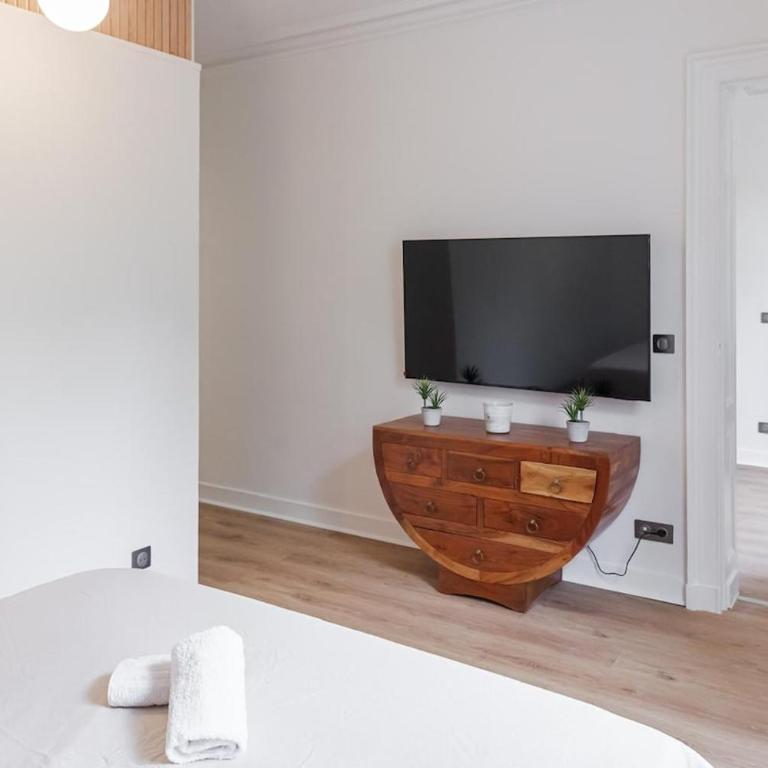 Elegant 2-bedroom apartment Carré d'Or Bordeaux 2 Bedrooms - Appartement 2 Chambres - 38