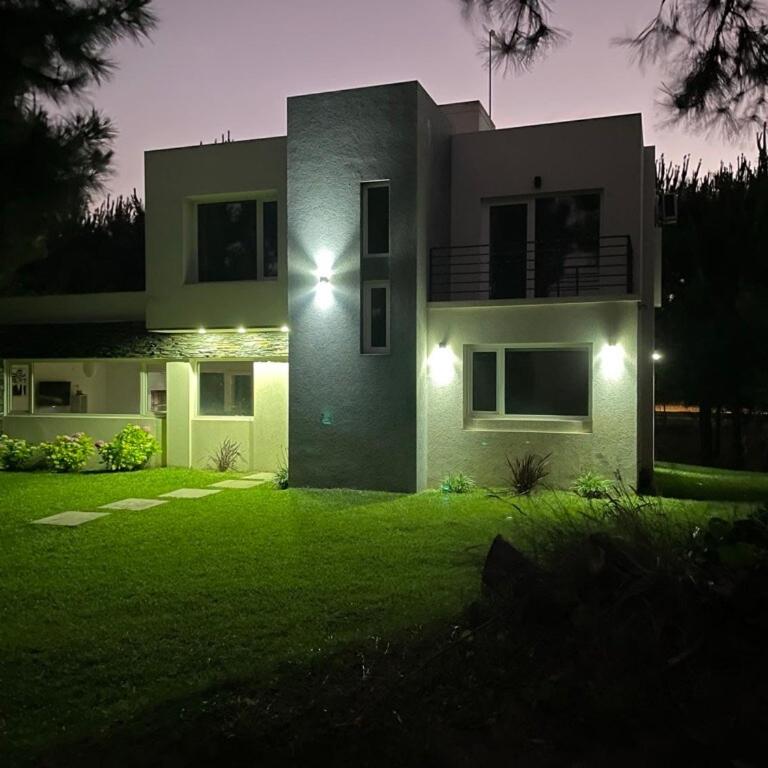 Excelente Casa Golf 2 Costa Esmeralda- Pinamar - Four-Bedroom House - 2