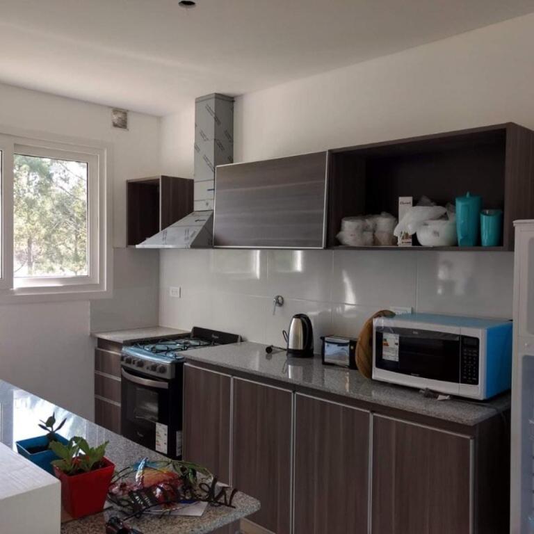 Excelente Casa Golf 2 Costa Esmeralda- Pinamar - Four-Bedroom House - 11