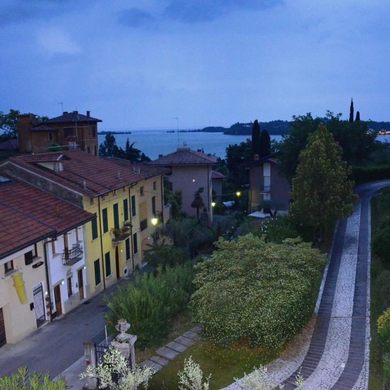 VALLE FIORITA 42 - Lake view apartment - Appartamento con Vista Lago - 30