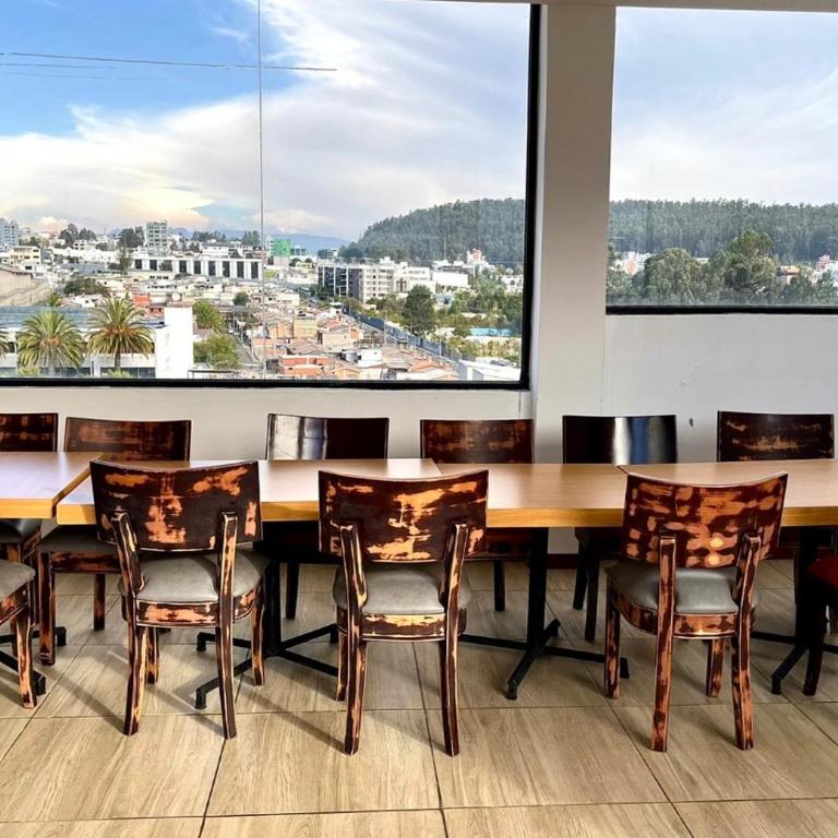 Suite moderna con vista, gym y garaje en Quito - One-Bedroom Apartment - 12