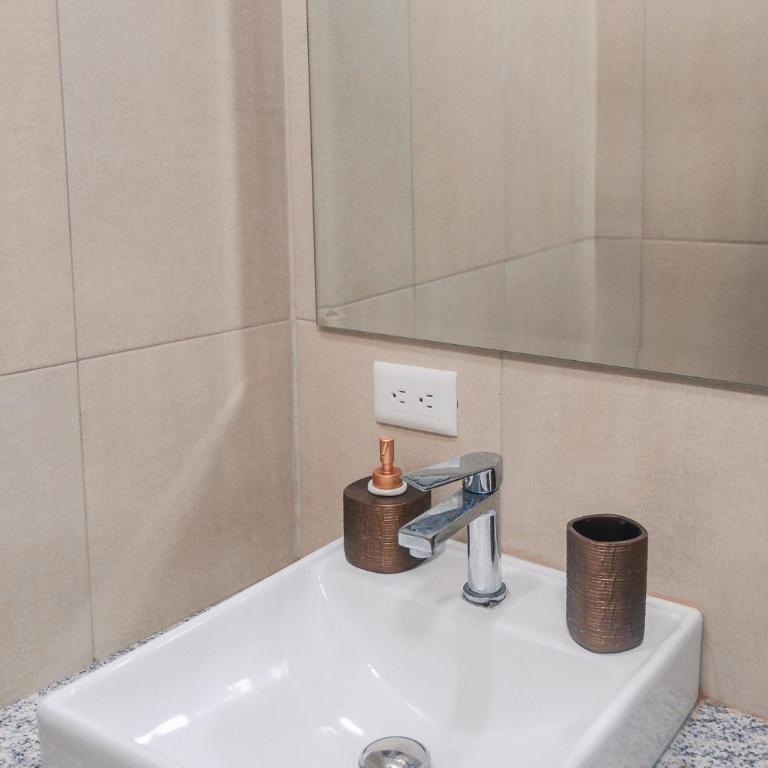 Suite moderna con vista, gym y garaje en Quito - One-Bedroom Apartment - 27