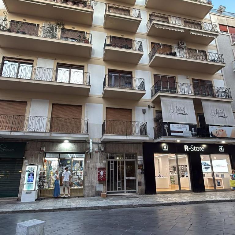 Panoramic flat facing the Strait - Apartment with View and Balcony - 16