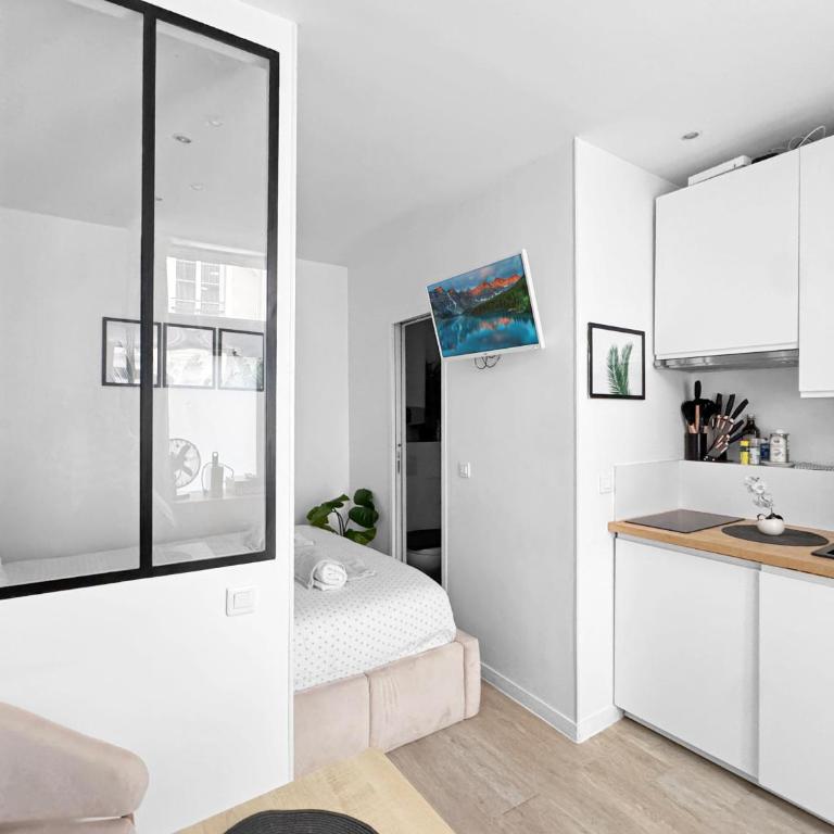 Studio 18m2 - 3 min à pied des Champs et metro - Apartment - Ground Floor - 7