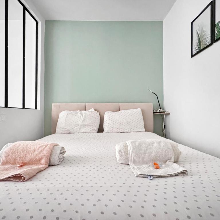 Studio 18m2 - 3 min à pied des Champs et metro - Apartment - Ground Floor - 10