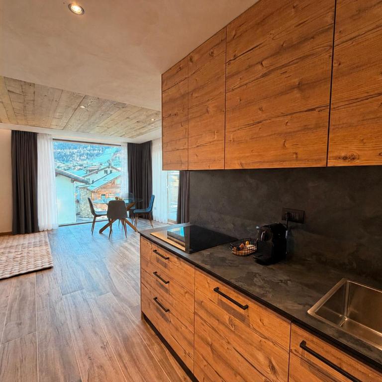 Alpine Charme Lodge - Apartamento de 1 Dormitorio con balcón y vistas a la ciudad - 7