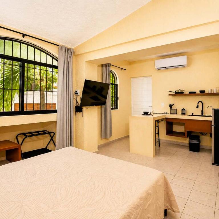 Private Terrace Suite with Park View Casa Jurel - Apartment - 12
