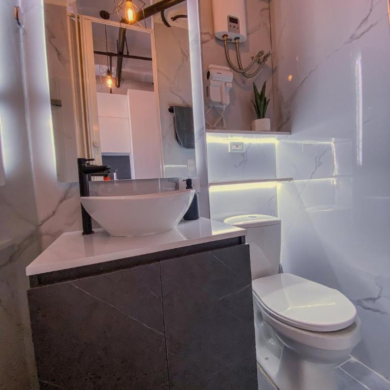 Loft in Chicó WTC 97 with 11, Fast WiFi, parking - Apartamento de 1 dormitorio - 2