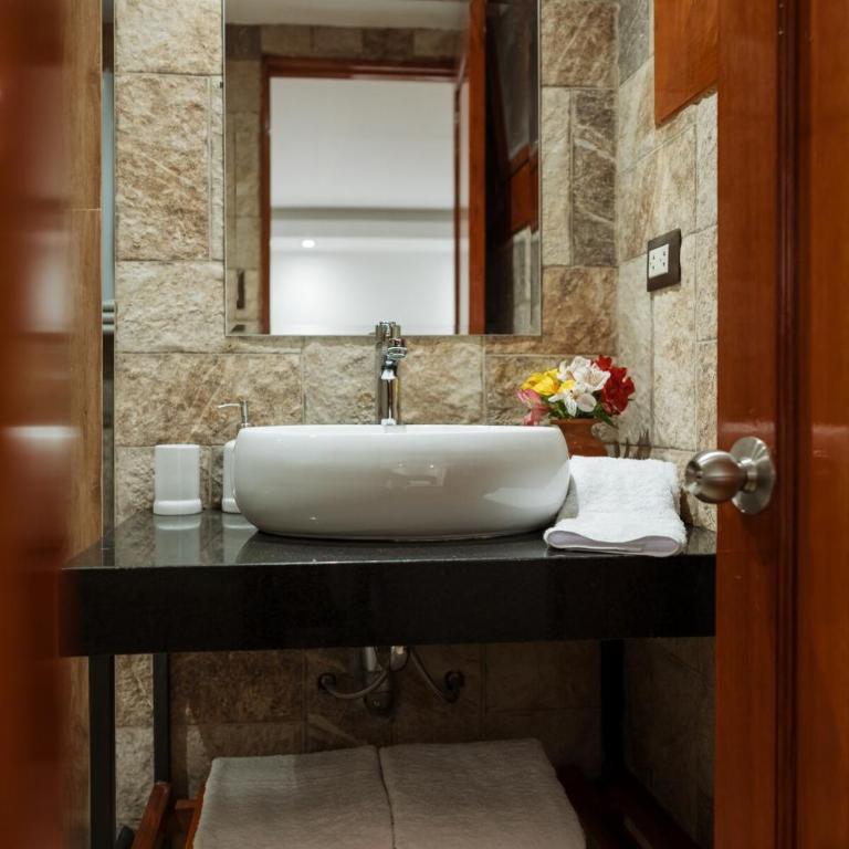 San Blas Boutique Studio Workspace & Inca Heart - One-Bedroom Apartment - 13
