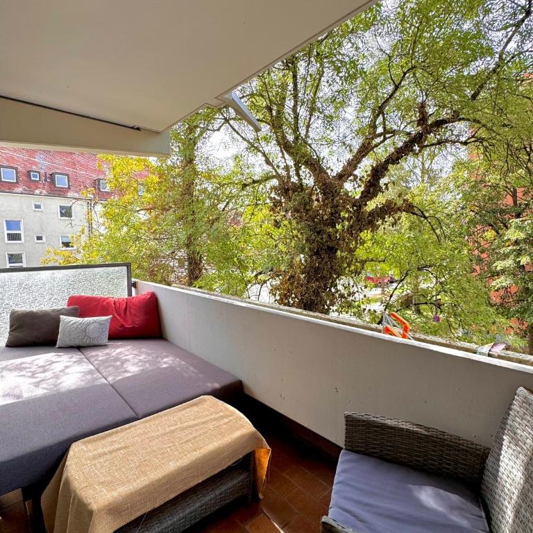 85 sqm Apartment 3 Bedroom each w Balcony 6 Min to Oktoberfest Up to 9 Guests - Three-Bedroom Apartment with Balcony - 17