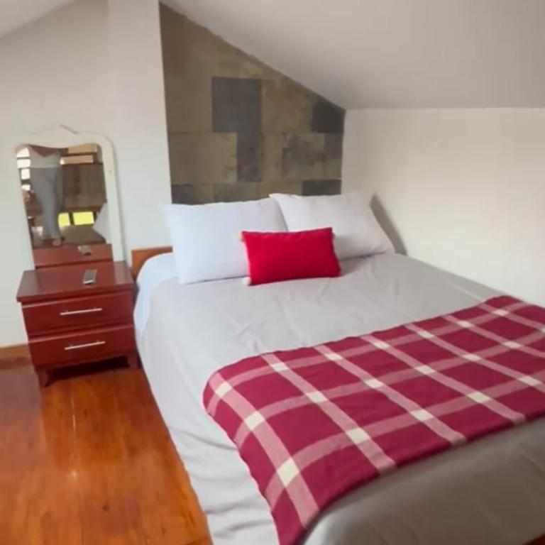 Casa Madob - Three-Bedroom House - 2