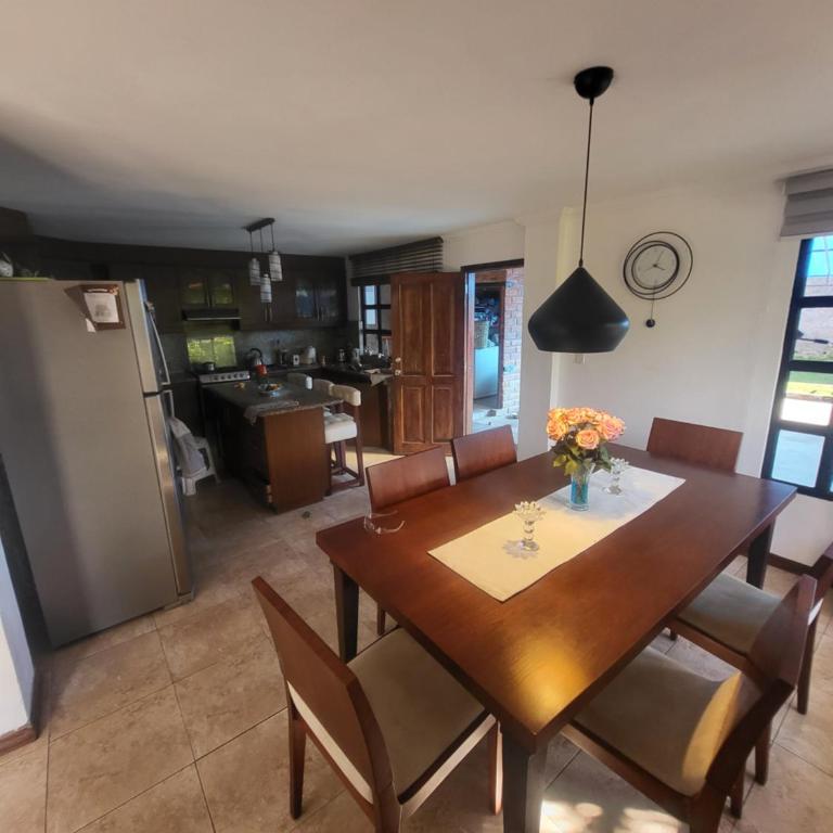 Casa Madob - Three-Bedroom House - 4