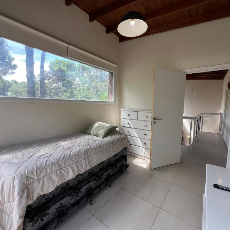 Casa moderna en Valeria del Mar - Three-Bedroom House - 21