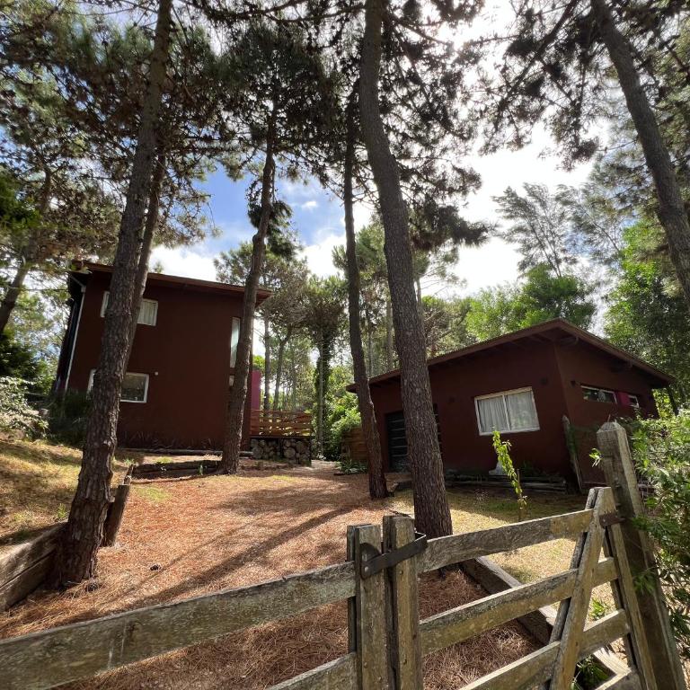 Casa moderna en Valeria del Mar - Three-Bedroom House - 56