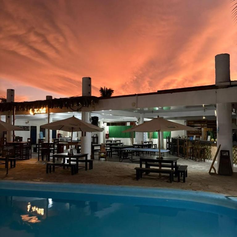 Loki Mancora Hotel - Family Room with Pool View or Garden View - 1