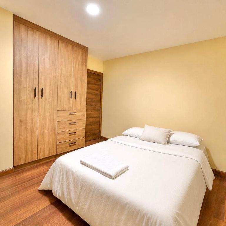 Lamar- Cuenca - Two-Bedroom Deluxe Apartment - 1