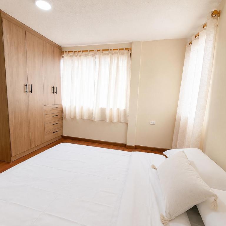 Lamar- Cuenca - Two-Bedroom Deluxe Apartment - 5