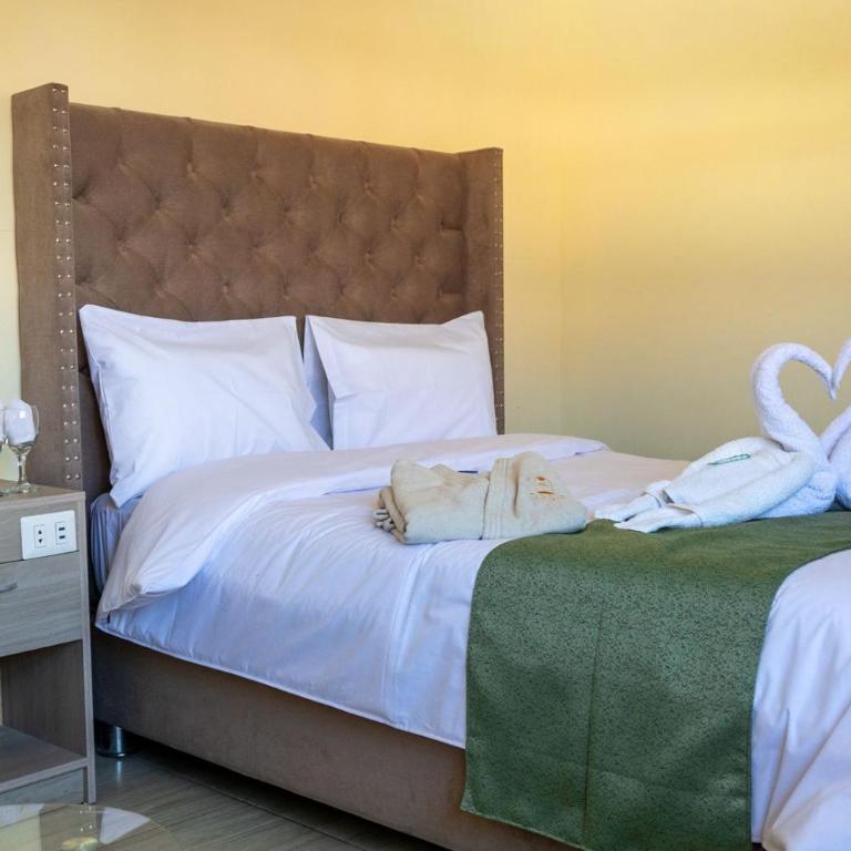 Welcome to your Oasis - Standard Queen Room - 2