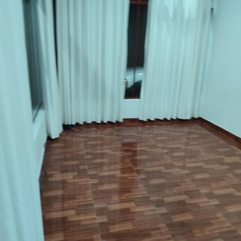 E&R House - Three-Bedroom House - 4