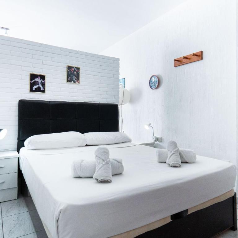 Carabeo 16 Studios Casasol - One-Bedroom Studio - 9