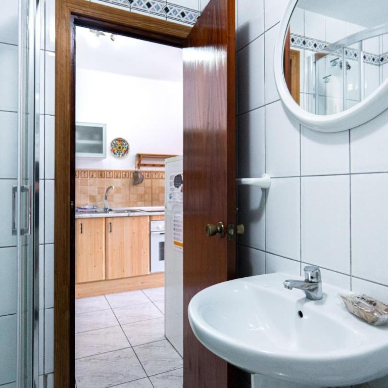 Carabeo 16 Studios Casasol - One-Bedroom Studio - 15