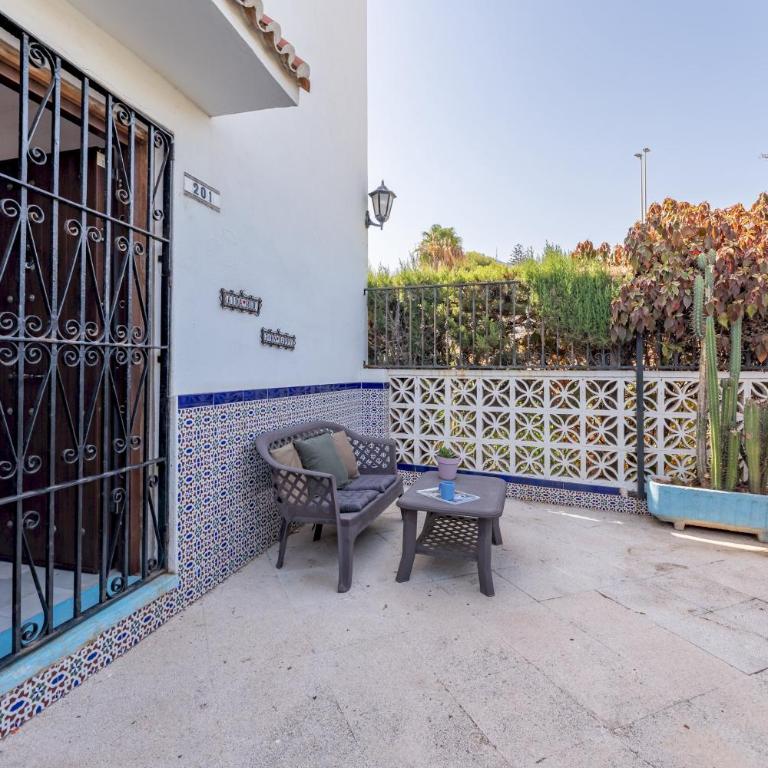 Coastal 2‑Bed Retreat Filled with Spanish Charm - Pass the Keys - Apartamento - 7