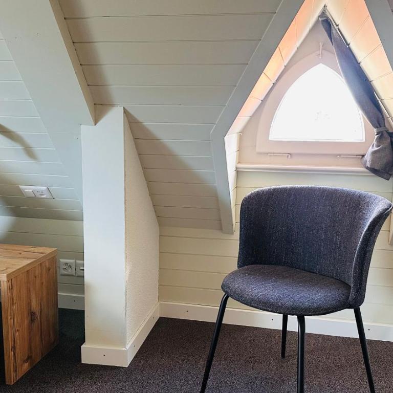 Hotel Lötschberg - Double Room with Air conditioning - Attic - 4