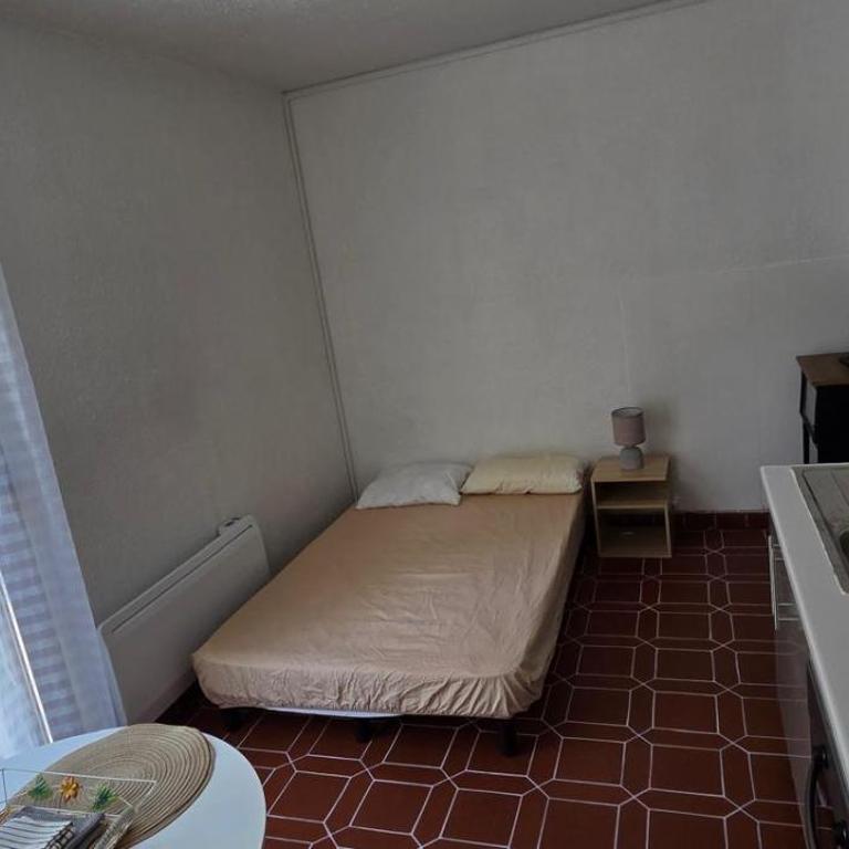 Studio meublé 17m2, Résidence calme, Face aux Thermes, Gréoux les Bains - Apartment mit 1 Schlafzimmer - 3
