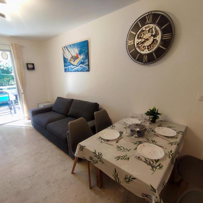 T2 cosy - terrasse vue pinède - clim - parking privé - Appartement 1 Chambre - 4
