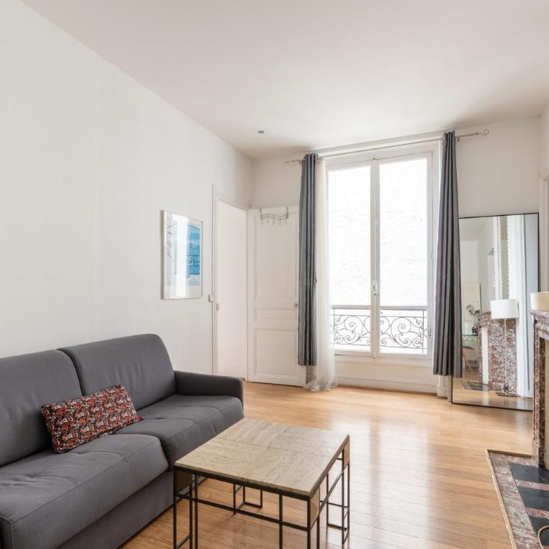 Cozy 1BDR Apartment for 4 Near Champs-Elysees - Appartement - 9