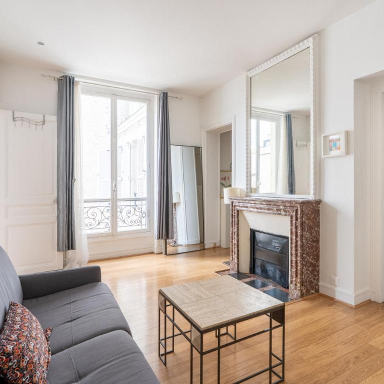 Cozy 1BDR Apartment for 4 Near Champs-Elysees - Appartement - 12