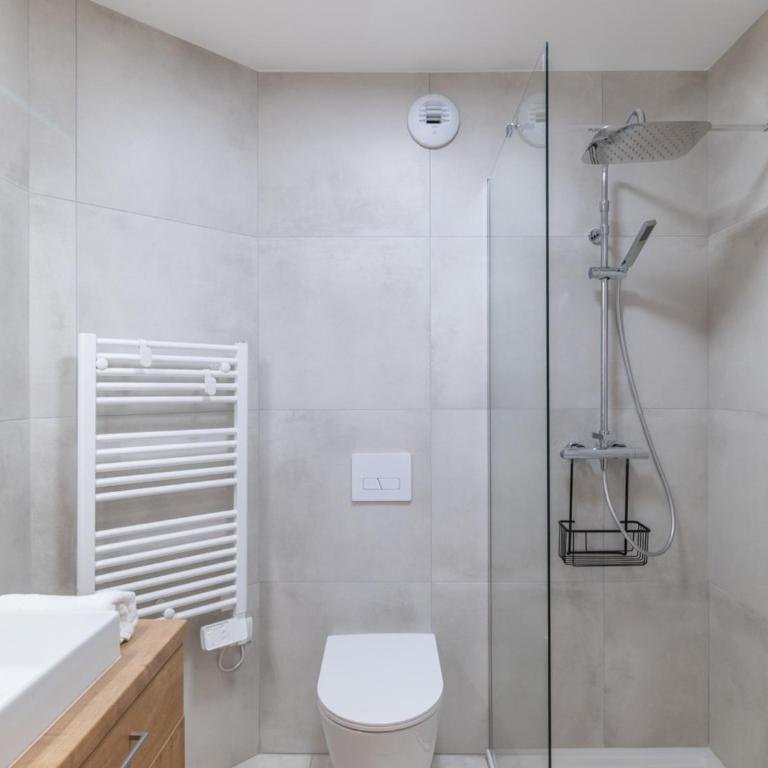 Appartement neuf à l'Alpe d'Huez, skis aux pieds - Two-Bedroom Apartment - 12