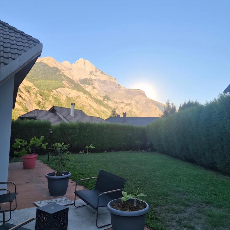 Le cocon des Alpes - Villa - Vue sur Jardin - 1