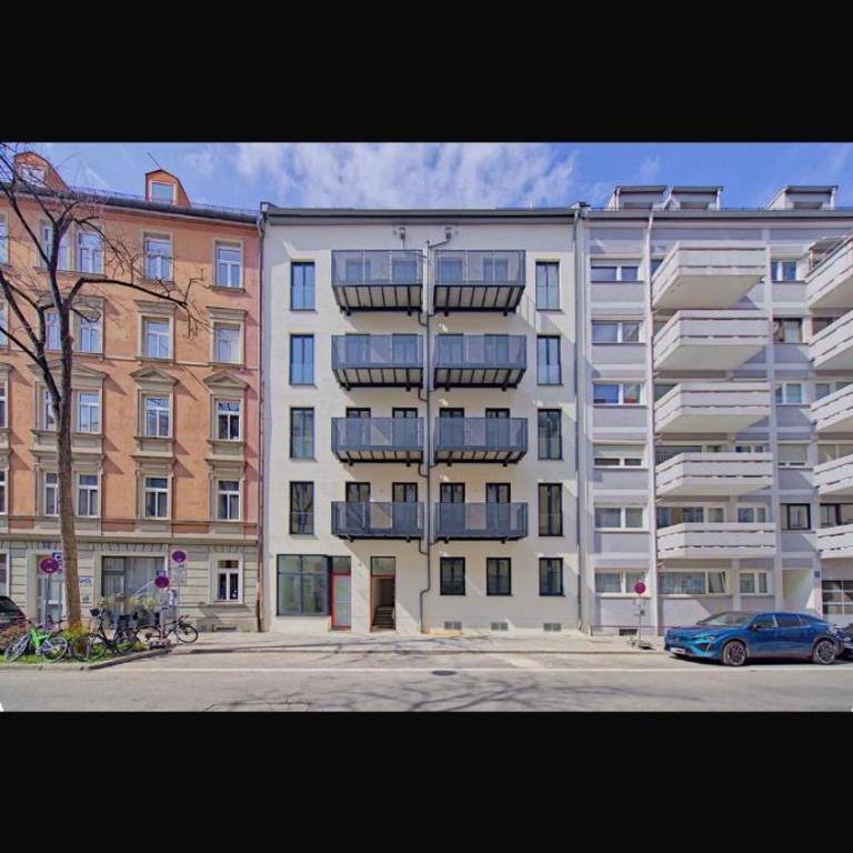 Sonnige möblierte 3-Zimmer-Dachgeschosswohnung in München - Appartement 3 Chambres - 6