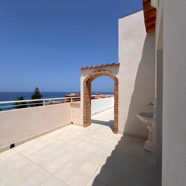Terrazza Grattacielo - Appartamento con 2 Camere da Letto - 2