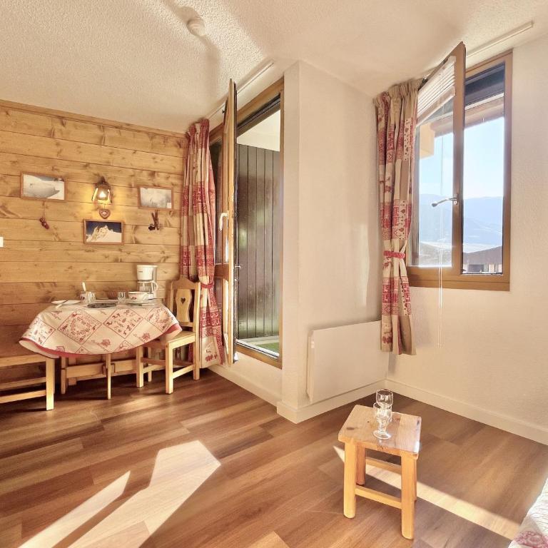 SO317 Studio esprit alpin skis aux pieds Les Menuires - Studio avec Balcon - 7