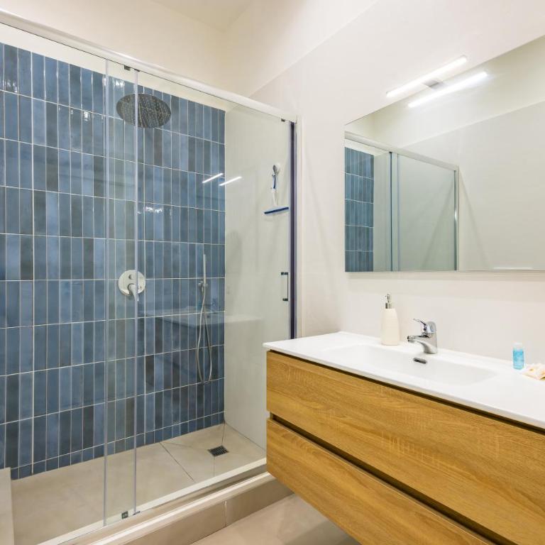 Montesanto Ventidue - Triple Room with Balcony - 14
