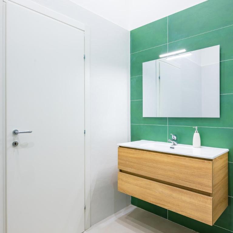 Montesanto Ventidue - Triple Room with Private Bathroom - 7