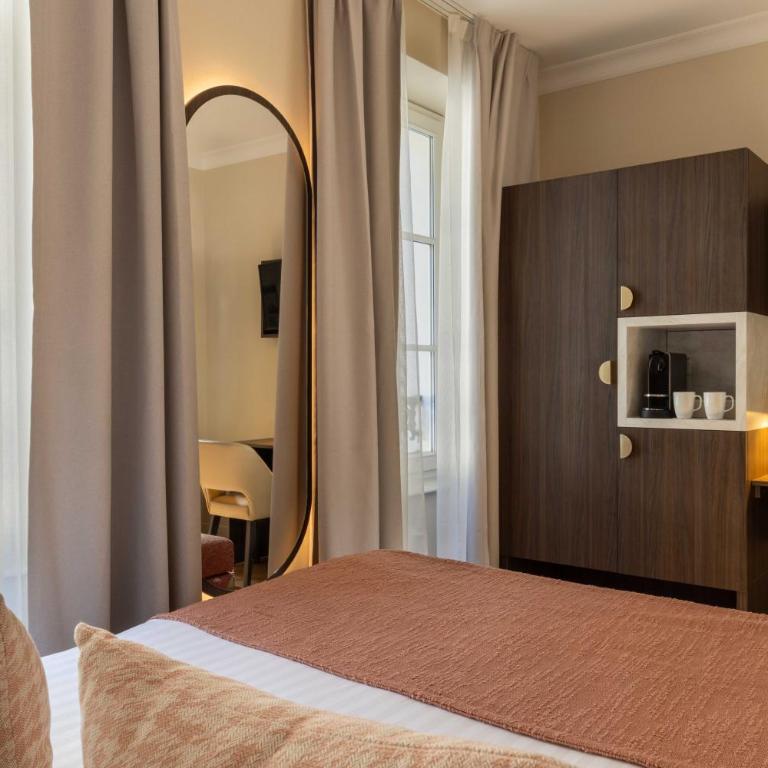 Best Western Au Trocadéro - Chambre Double Confort - Accessible aux Personnes à Mobilité Réduite - Non-Fumeurs - 1