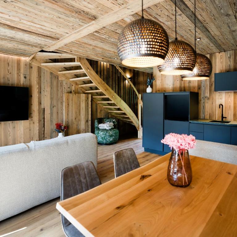 SLOW Fine Chalets, Private Dine & Spa - Chalet mit 2 Schlafzimmern - 3
