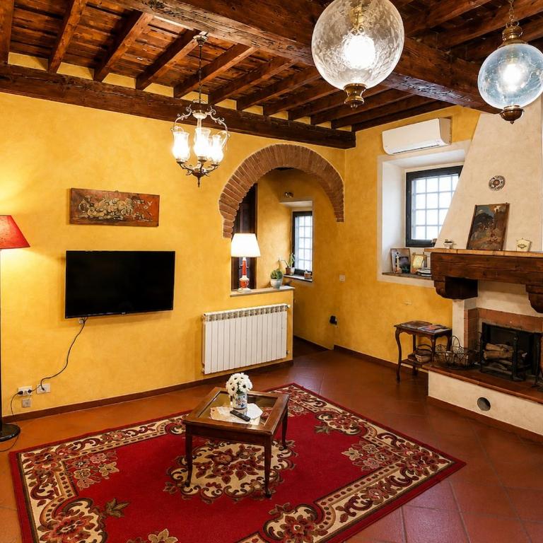 Real Rustic Tuscany Style In Center - One-Bedroom Apartment - 38