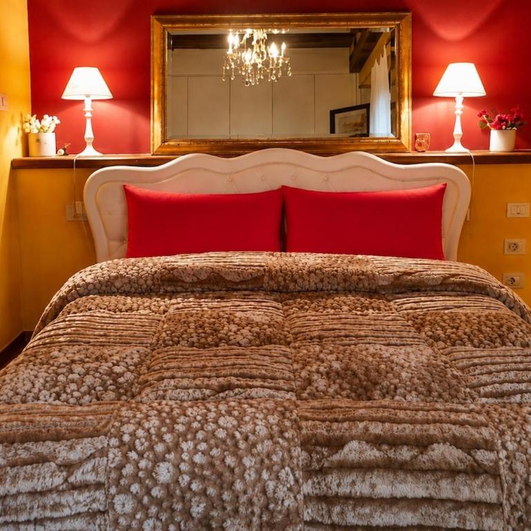 Real Rustic Tuscany Style In Center - One-Bedroom Apartment - 12