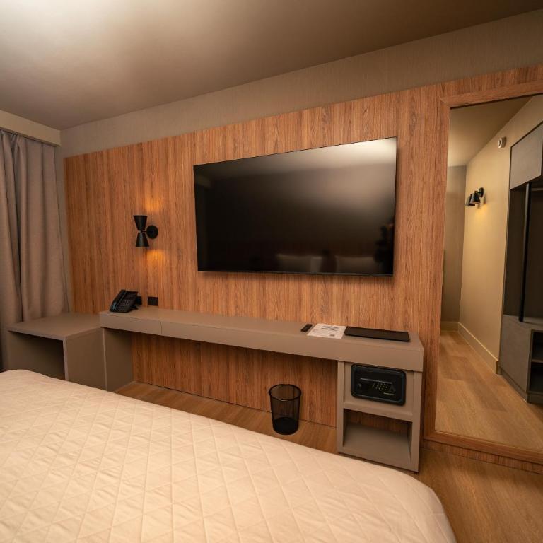 Altos Ushuaia Hotel & Resto - Superior Double or Twin Room with Garden View - 5