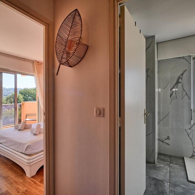 Charmant avec terrasse à 10 min de Cannes - Appartement - 12